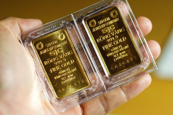 Bảng giá vàng hôm nay 4/5/2022: Giá vàng SJC, vàng 9999 giảm trong ngày đầu đi làm lại sau kì nghỉ